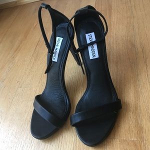 New Steve Madden black strappy heels size 7.5